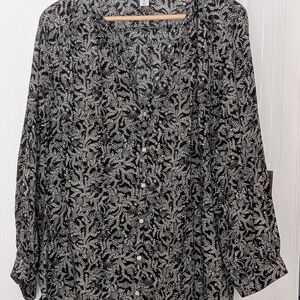 Old Navy Black and White Floral Blouse
